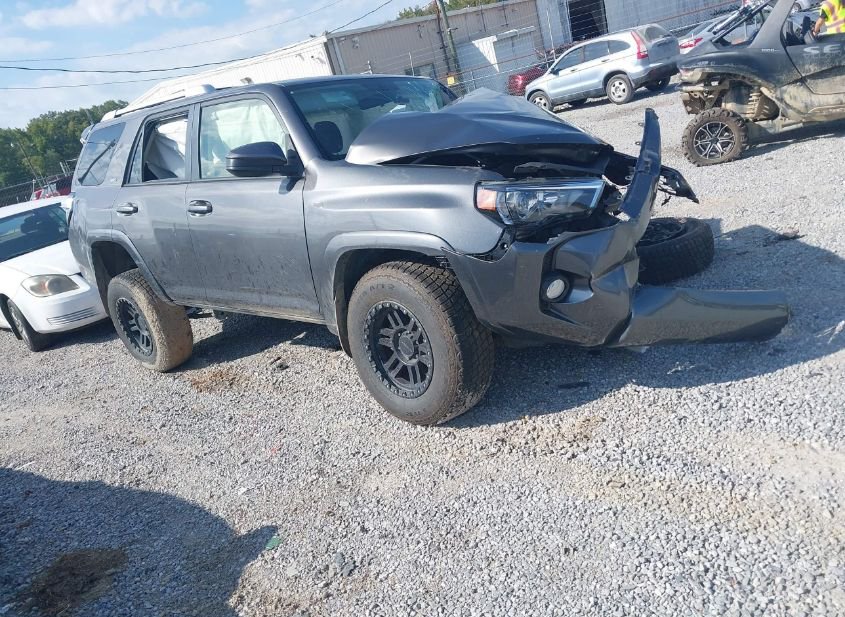 2017 TOYOTA 4RUNNER SR5 photo