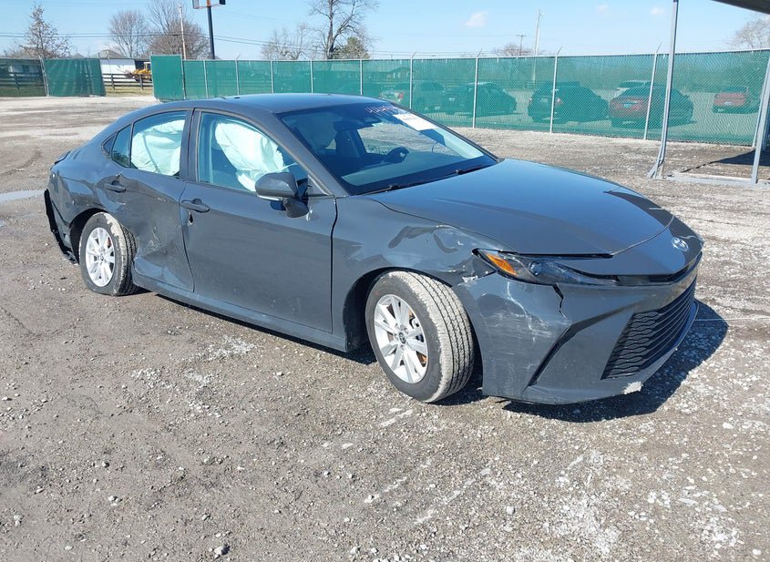 2025 TOYOTA CAMRY LE photo