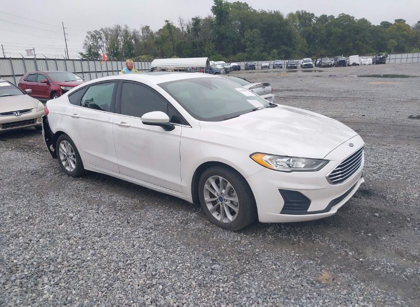 2019 FORD FUSION SE photo