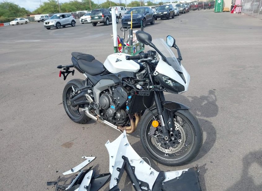 2025 TRIUMPH MOTORCYCLE DAYTONA 660 photo