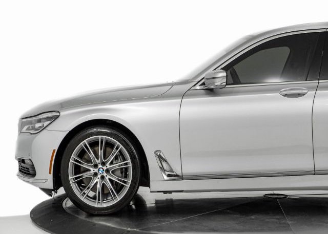 2018 BMW 7 SERIES VIN: WBA7F0C57JGM23653