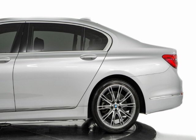 2018 BMW 7 SERIES VIN: WBA7F0C57JGM23653