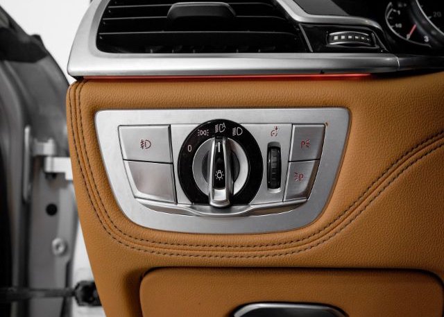 2018 BMW 7 SERIES VIN: WBA7F0C57JGM23653