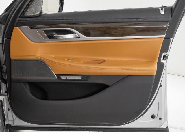 2018 BMW 7 SERIES VIN: WBA7F0C57JGM23653