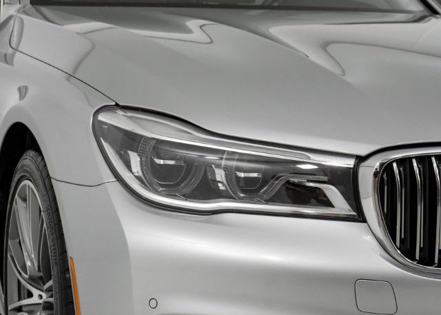 2018 BMW 7 SERIES VIN: WBA7F0C57JGM23653
