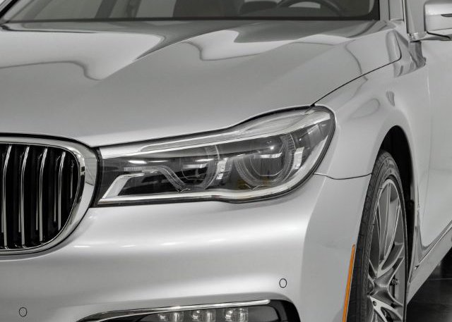 2018 BMW 7 SERIES VIN: WBA7F0C57JGM23653