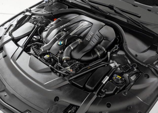 2018 BMW 7 SERIES VIN: WBA7F0C57JGM23653