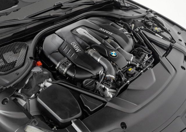 2018 BMW 7 SERIES VIN: WBA7F0C57JGM23653