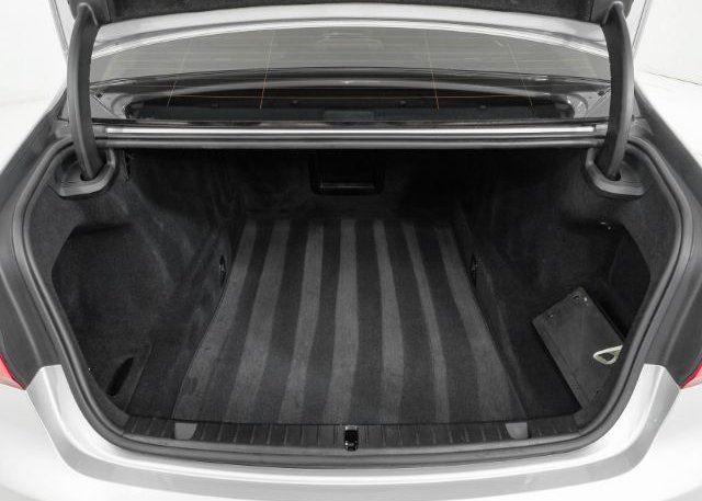 2018 BMW 7 SERIES VIN: WBA7F0C57JGM23653