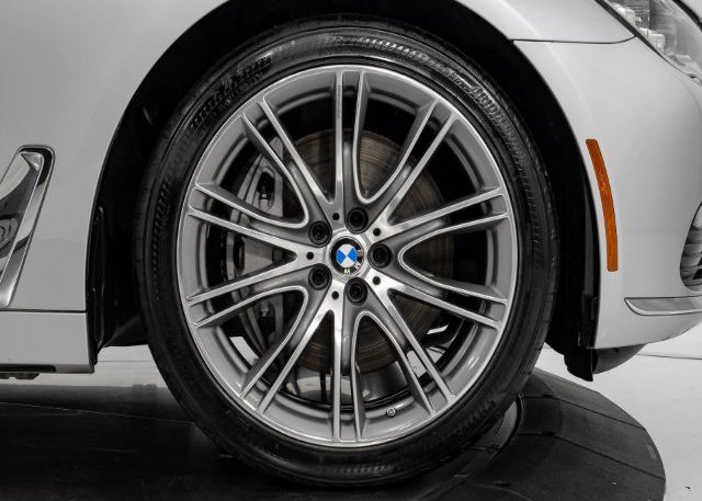 2018 BMW 7 SERIES VIN: WBA7F0C57JGM23653