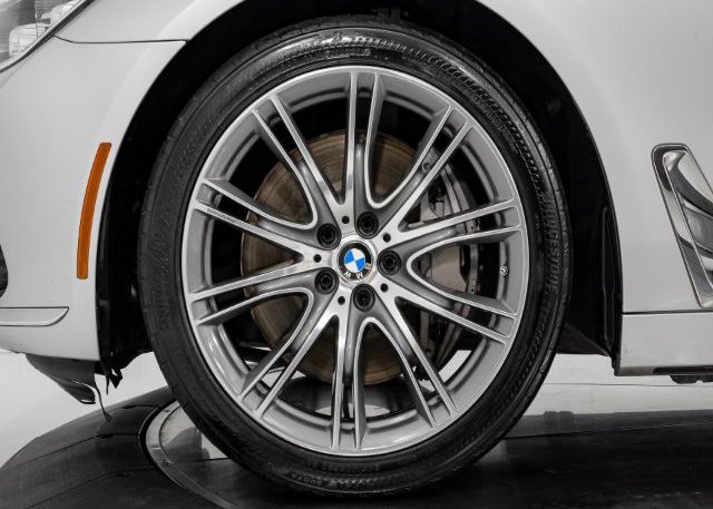 2018 BMW 7 SERIES VIN: WBA7F0C57JGM23653