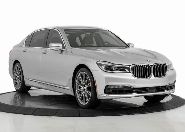 2018 BMW 7 SERIES VIN: WBA7F0C57JGM23653