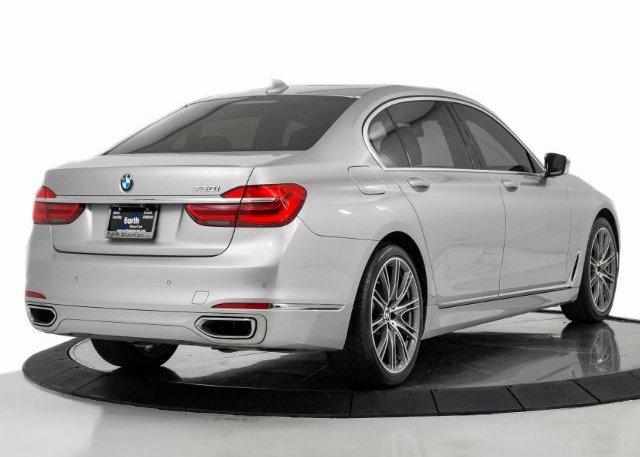 2018 BMW 7 SERIES VIN: WBA7F0C57JGM23653