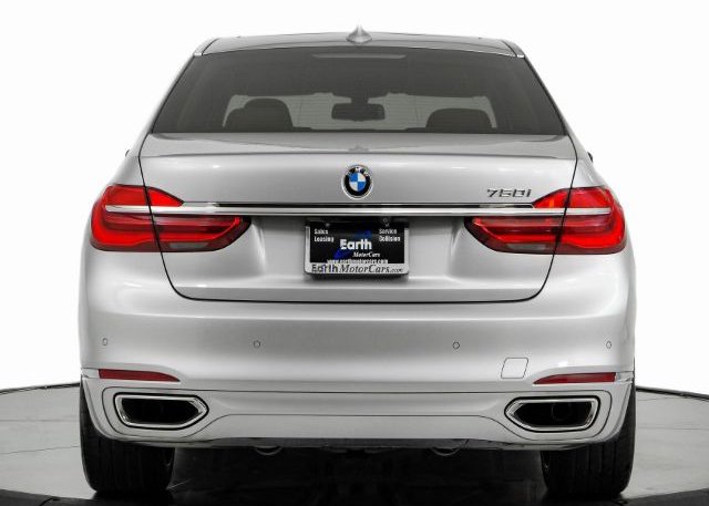 2018 BMW 7 SERIES VIN: WBA7F0C57JGM23653