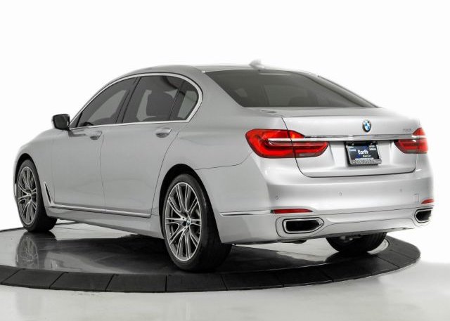 2018 BMW 7 SERIES VIN: WBA7F0C57JGM23653