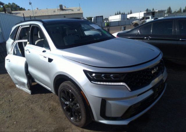 2022 KIA SORENTO (VIN: 5XYRK4LF6NG125935)