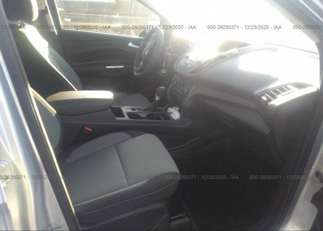 пригнать из сша 2017 FORD ESCAPE 1FMCU9GD8HUD73737