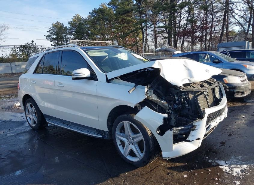 2014 MERCEDES-BENZ ML 550 4MATIC photo