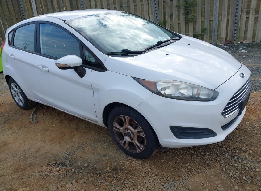 2015 FORD FIESTA SE photo