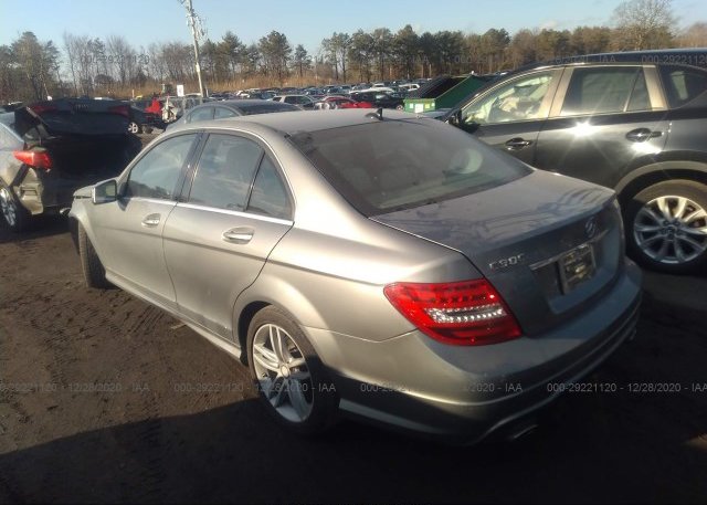 купить 2012 MERCEDES-BENZ C-CLASS WDDGF8BB2CR233281