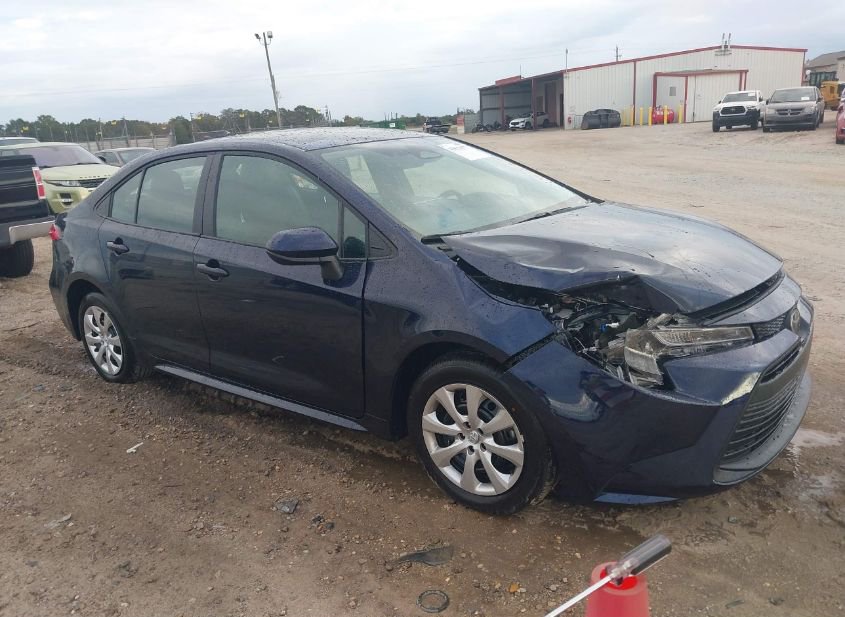 2026 TOYOTA COROLLA LE photo