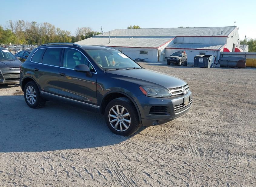 2011 VOLKSWAGEN TOUAREG VR6 SPORT photo