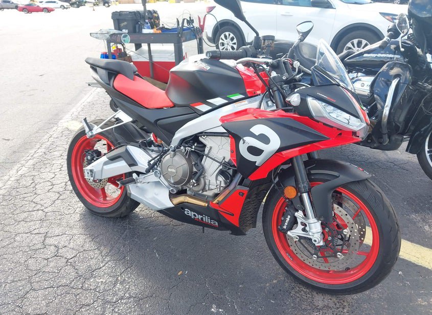 2021 APRILIA TUONO 660 photo