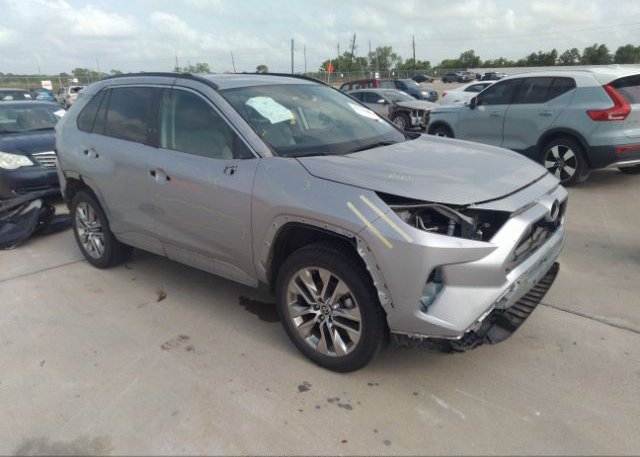 2021 TOYOTA RAV4 (VIN: 2T3C1RFV5MC136645)