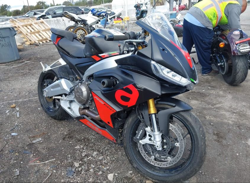 2025 APRILIA RS 660 photo