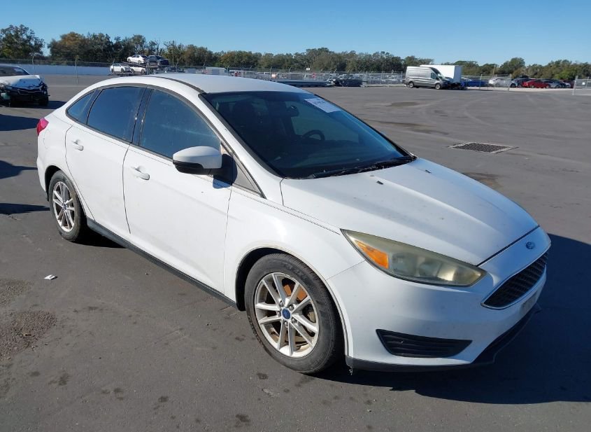 2015 FORD FOCUS SE photo