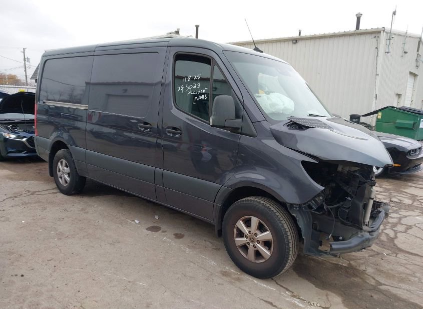 2022 MERCEDES-BENZ SPRINTER 1500 STANDARD ROOF I4 photo