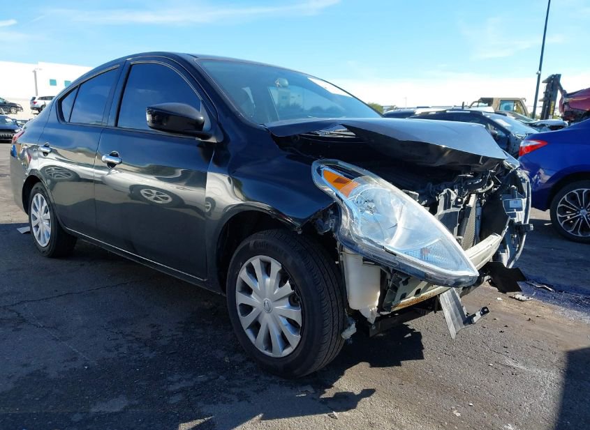 2015 NISSAN VERSA 1.6 SV photo
