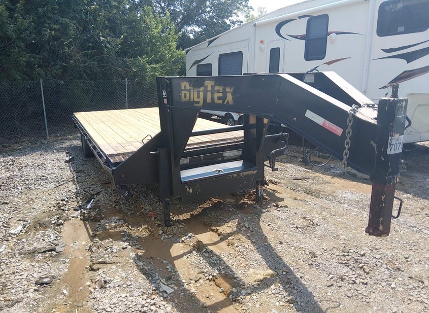 2011 Big Tex Trailer Co Inc 20' Gooseneck Utility photo