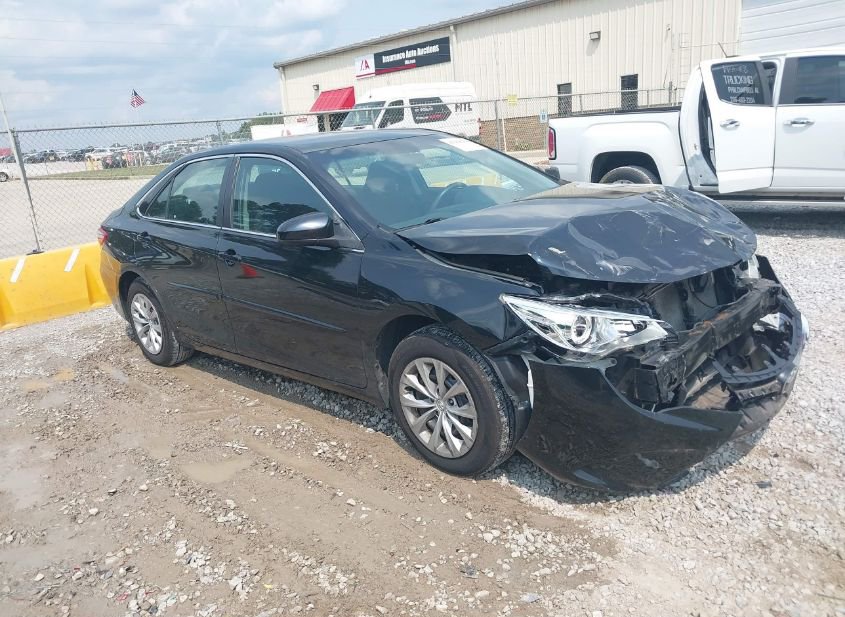 2015 TOYOTA CAMRY LE photo