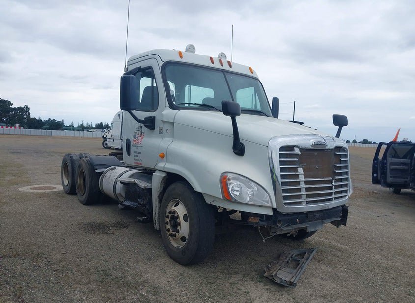 2013 Freightliner Cascadia 125 photo