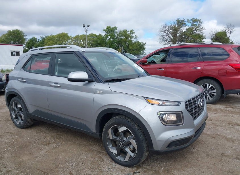 2025 Hyundai Venue 1.6L photo