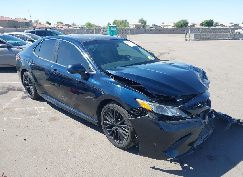 2018 TOYOTA CAMRY SE photo