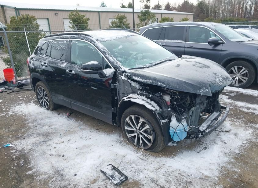 2025 TOYOTA COROLLA CROSS XLE photo