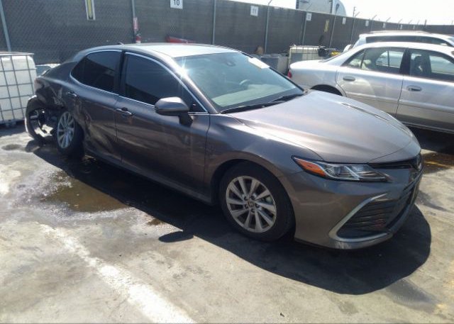 2021 TOYOTA CAMRY (VIN: 4T1C11AK6MU612889)