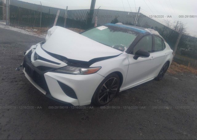 из сша 2018 TOYOTA CAMRY 4T1BZ1HK4JU015634