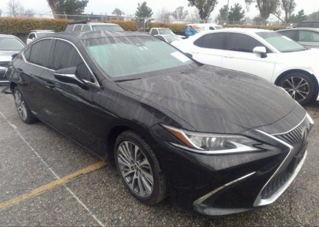 2021 LEXUS ES (VIN: 58ADA1C16MU010379)