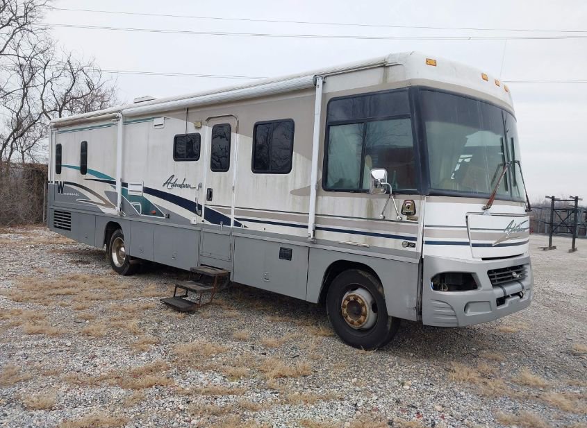 2003 WORKHORSE CUSTOM CHASSIS MOTORHOME CHASSIS W22 photo