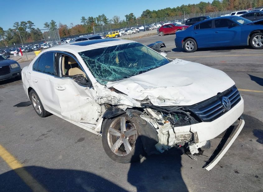 2012 VOLKSWAGEN PASSAT 2.5L SE photo