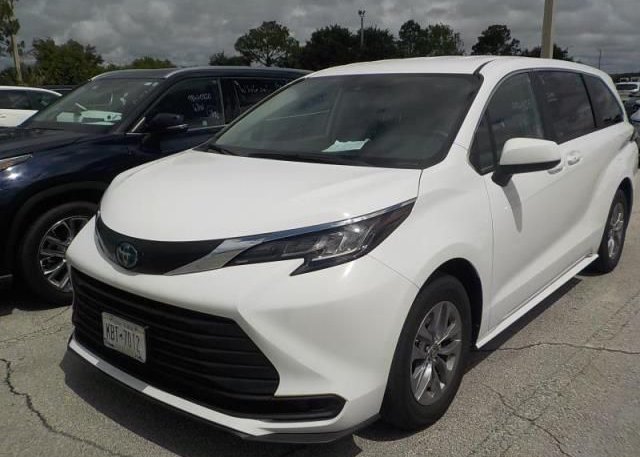 2022 TOYOTA SIENNA (VIN: 5TDKRKEC9NS115973)