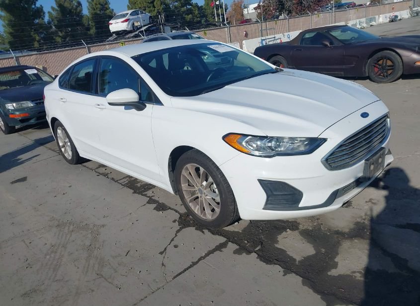 2019 FORD FUSION SE photo