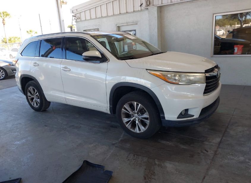 2015 TOYOTA HIGHLANDER XLE V6 photo