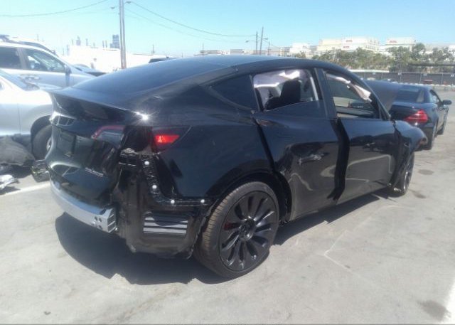 2022 TESLA MODEL Y(VIN: 7SAYGDEF5NF573569