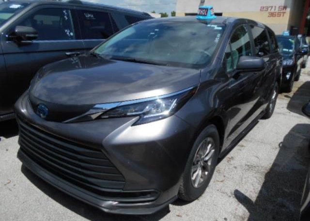 2021 TOYOTA SIENNA (VIN: 5TDKRKEC2MS014921)