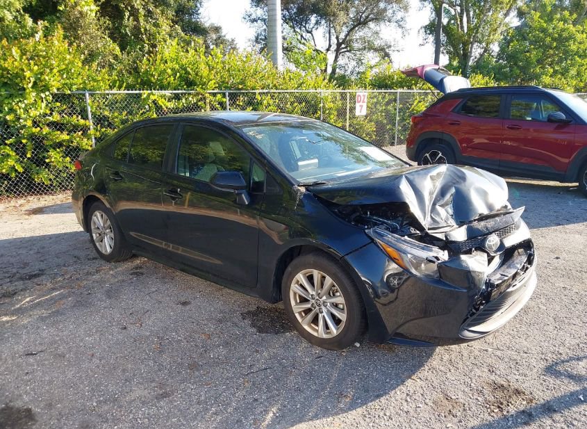 2025 TOYOTA COROLLA LE photo