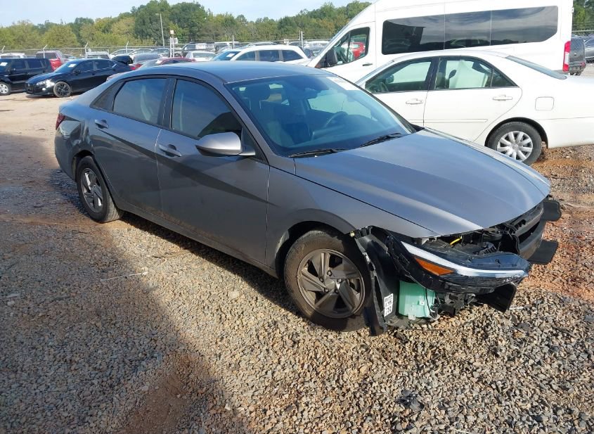 2024 HYUNDAI ELANTRA SE photo